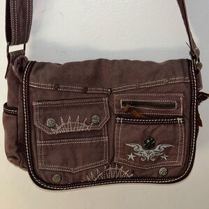 Brown Laptop Cross Body Canvas Messenger Bag. Single long adjustable strap
